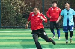 爱游戏体育平台败北引发热议！，德罗巴在RNG比赛中晋级下一阶段赛场气氛高涨的简单介绍