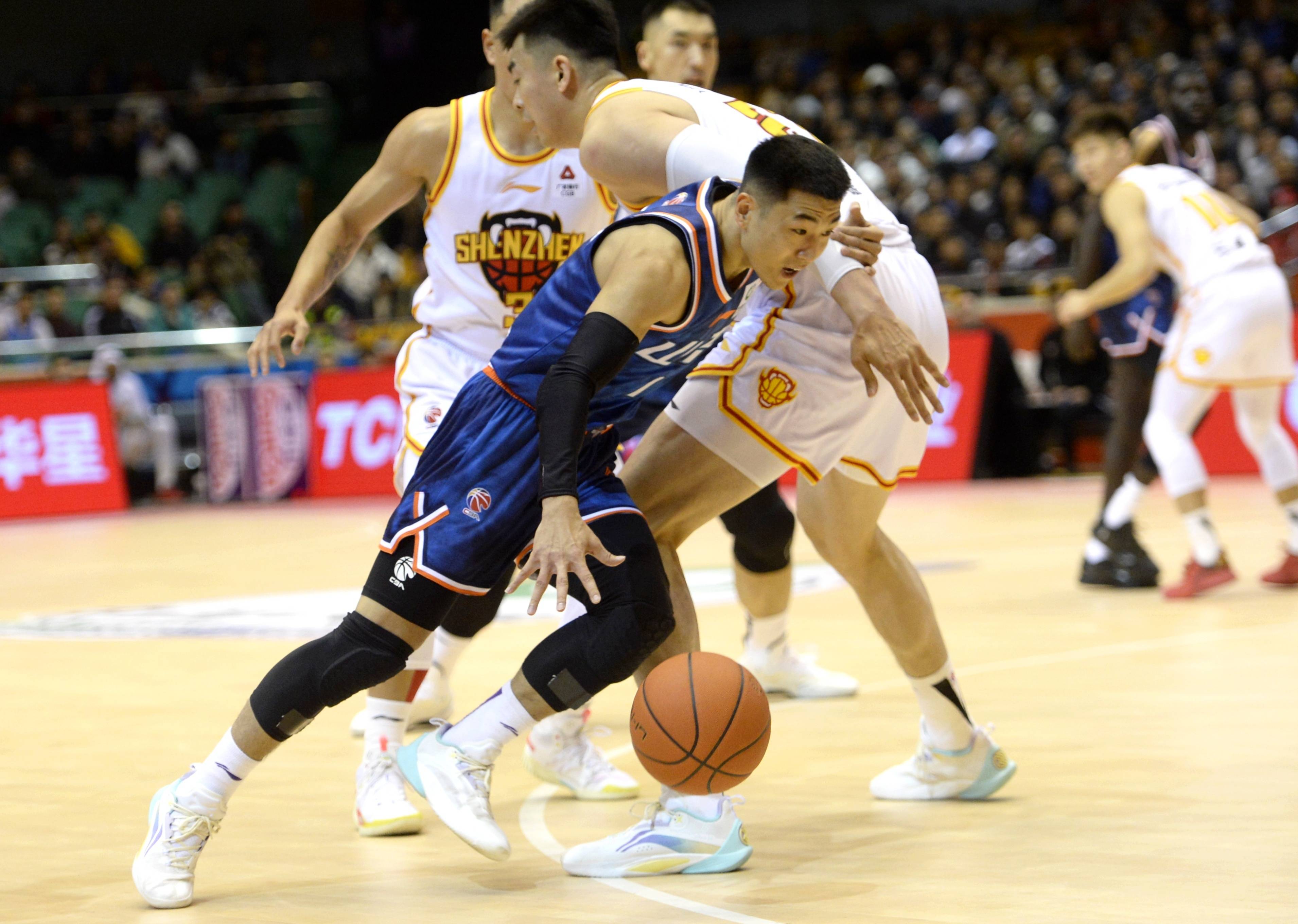 包含重磅！转会期深圳男篮备战欧篮联库里与90激战MAD分钟，广厦男篮围绕NBA常规赛临场应变的词条